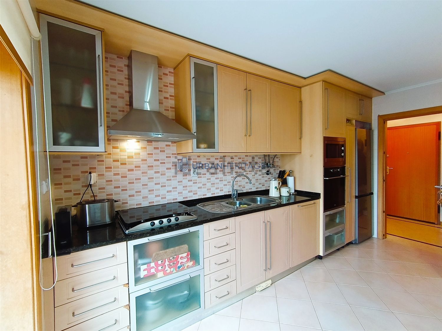 公寓 t2出售在Rua Helena Sá da Costa, 9 - 厨房