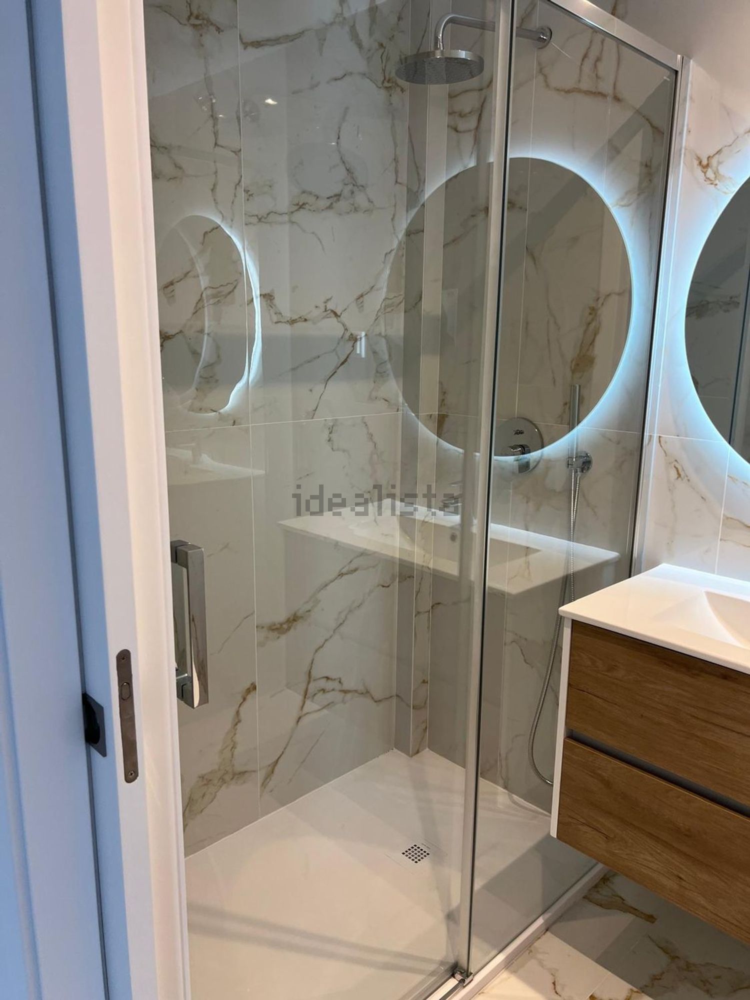 小楼房或独栋别墅出售在Rua Nova do Ribeiro, 12 - 卫生间