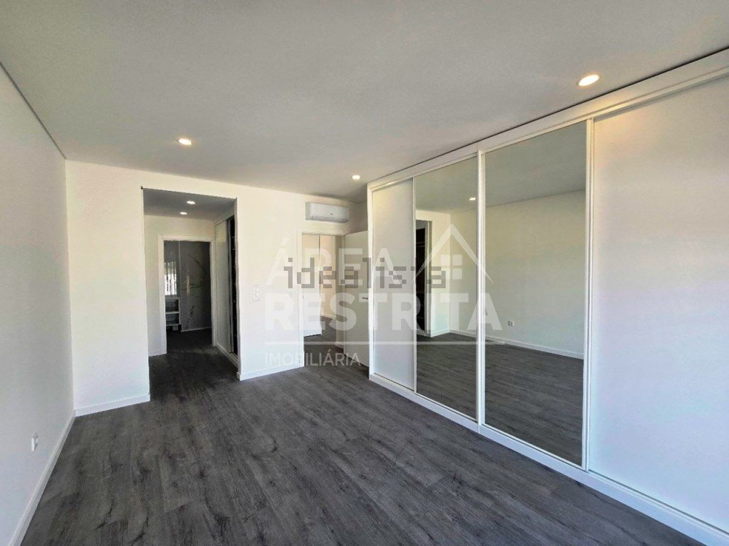 小楼房或独栋别墅出售在Rua Nova da Jardia - 照片