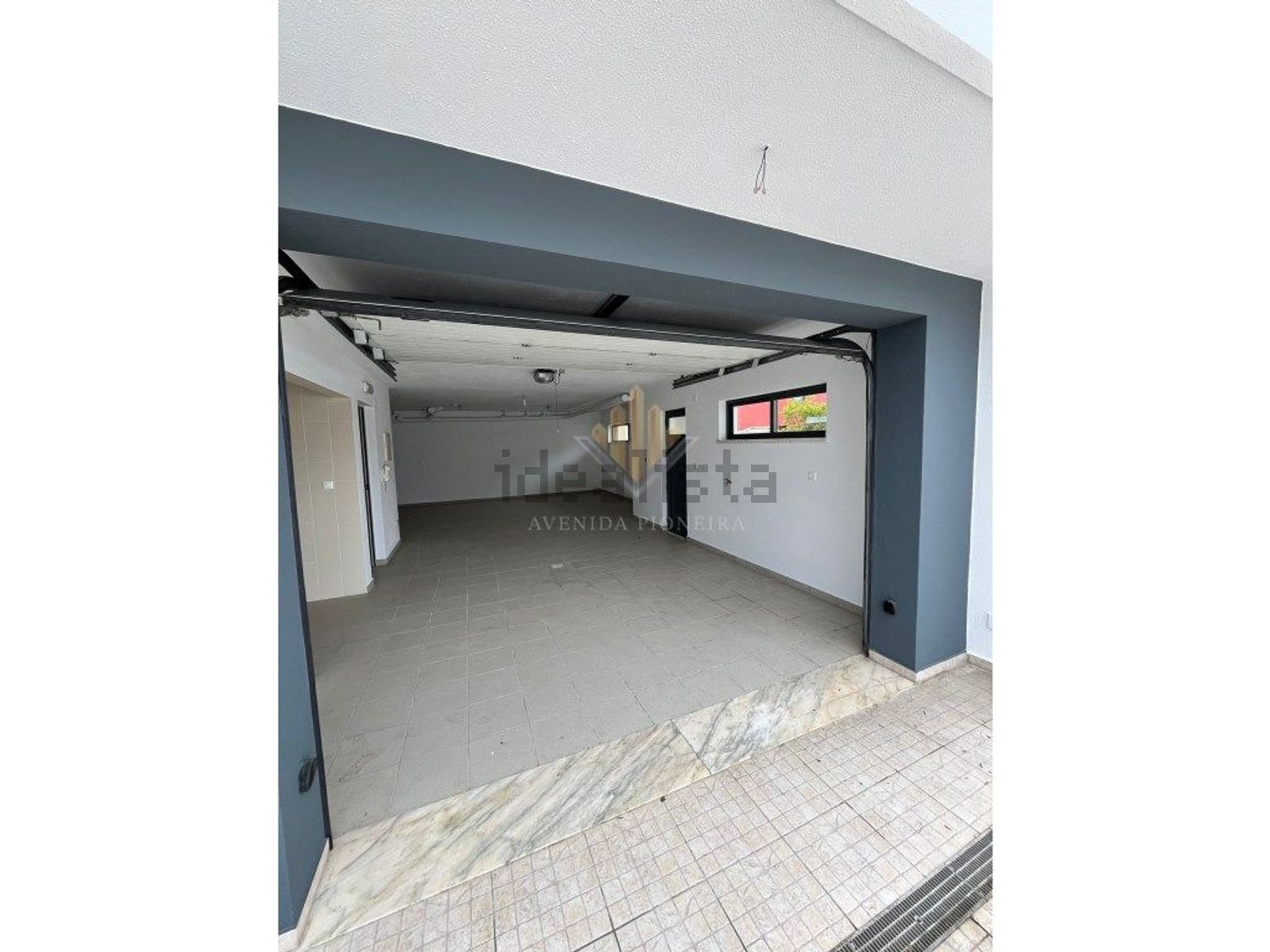 小楼房或独栋别墅出售在Rua Pulido Valente - 照片