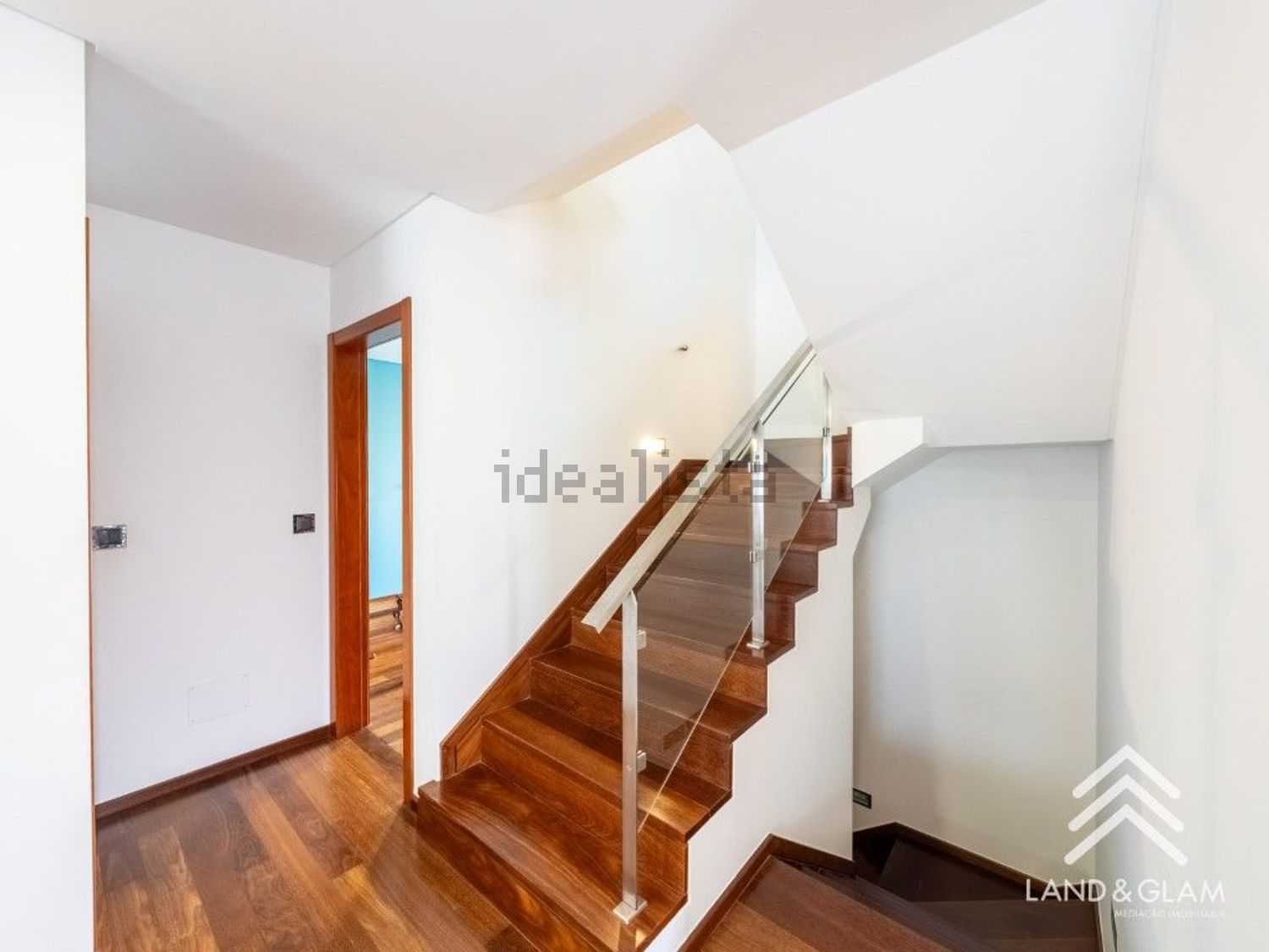 小楼房或独栋别墅出售在Rua das Helenas, 10 - 详情