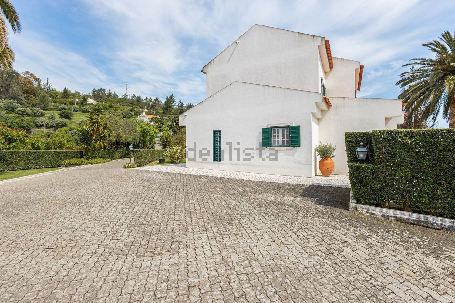 小楼房或独栋别墅出售Estr. da Serralheira de Baixo - 外立面