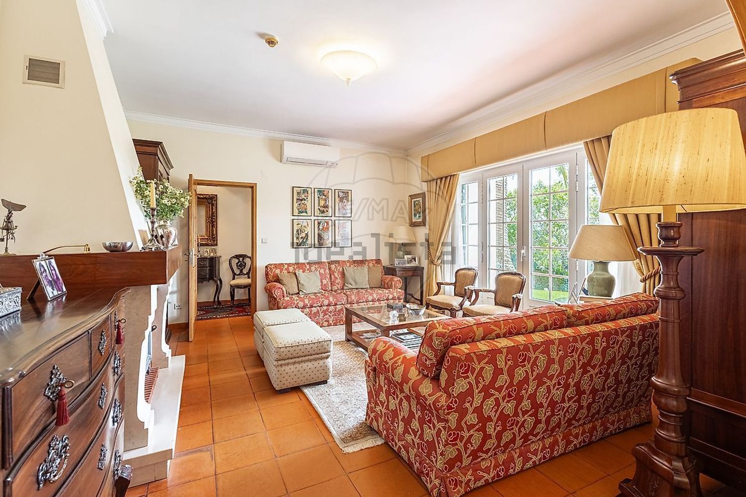 小楼房或独栋别墅出售Estr. da Serralheira de Baixo - 客厅