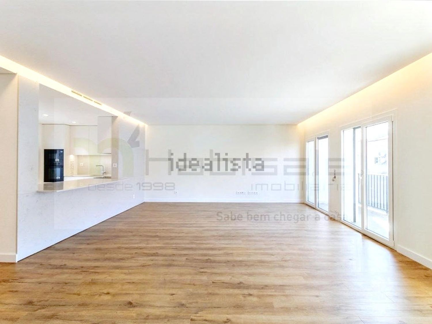 公寓 t4出售在Rua Almirante Gago Coutinho, 58 a - 居住