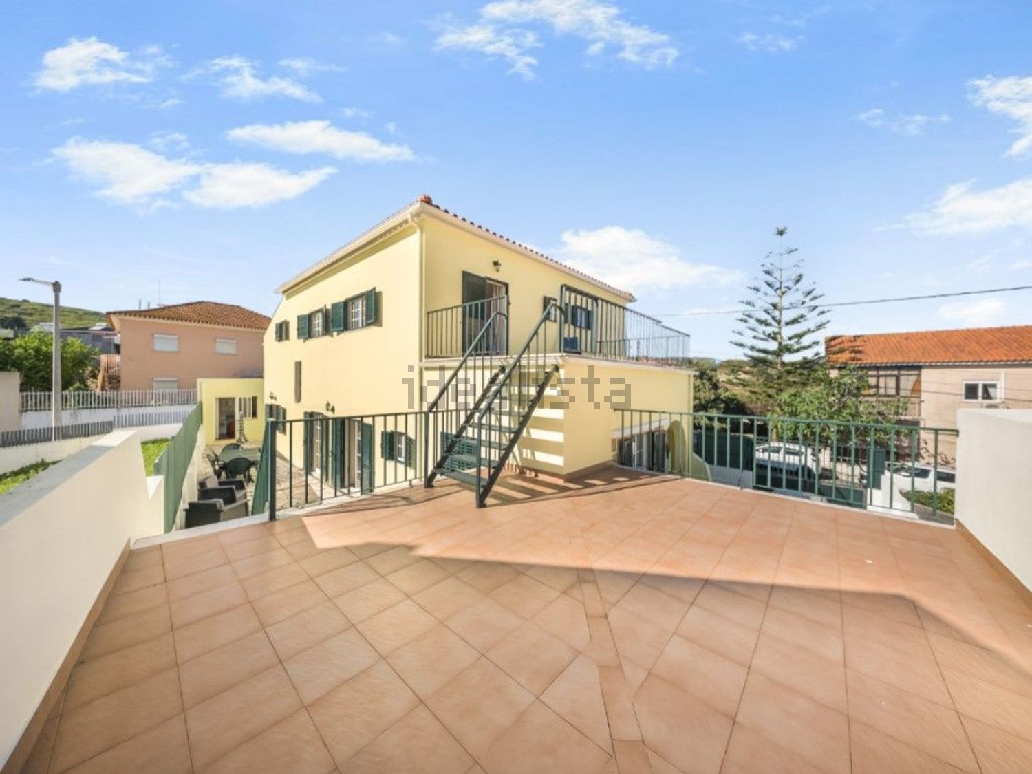 小楼房或独栋别墅出售在Rua da Liberdade - 阳台