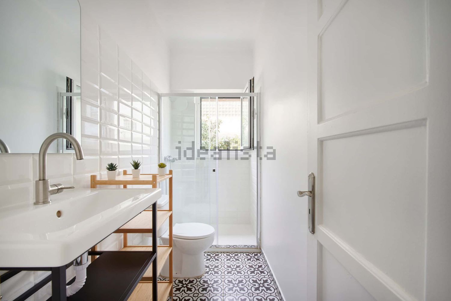 出租房间在Rua Elias Garcia, 60 - 卫生间