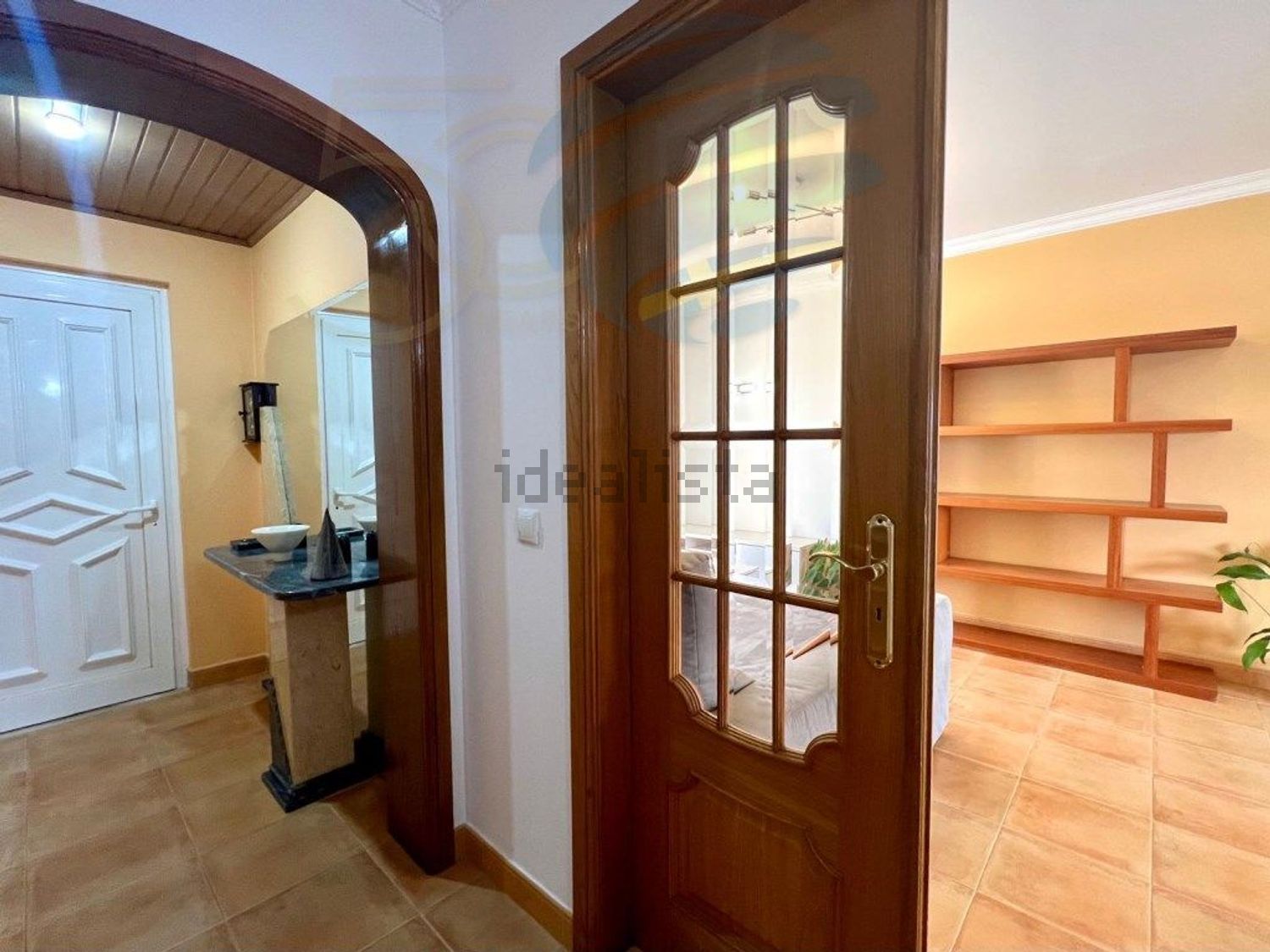 出租小楼房或独栋别墅在Talaíde - 过道