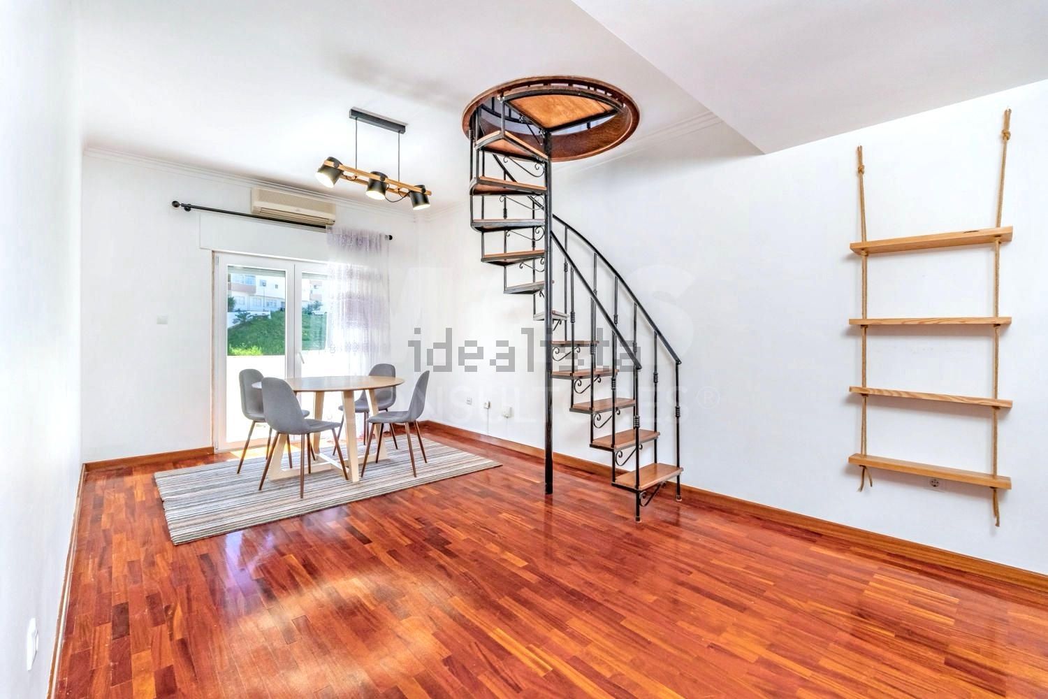 公寓 t2出售在Rua Abel Salazar - 客厅