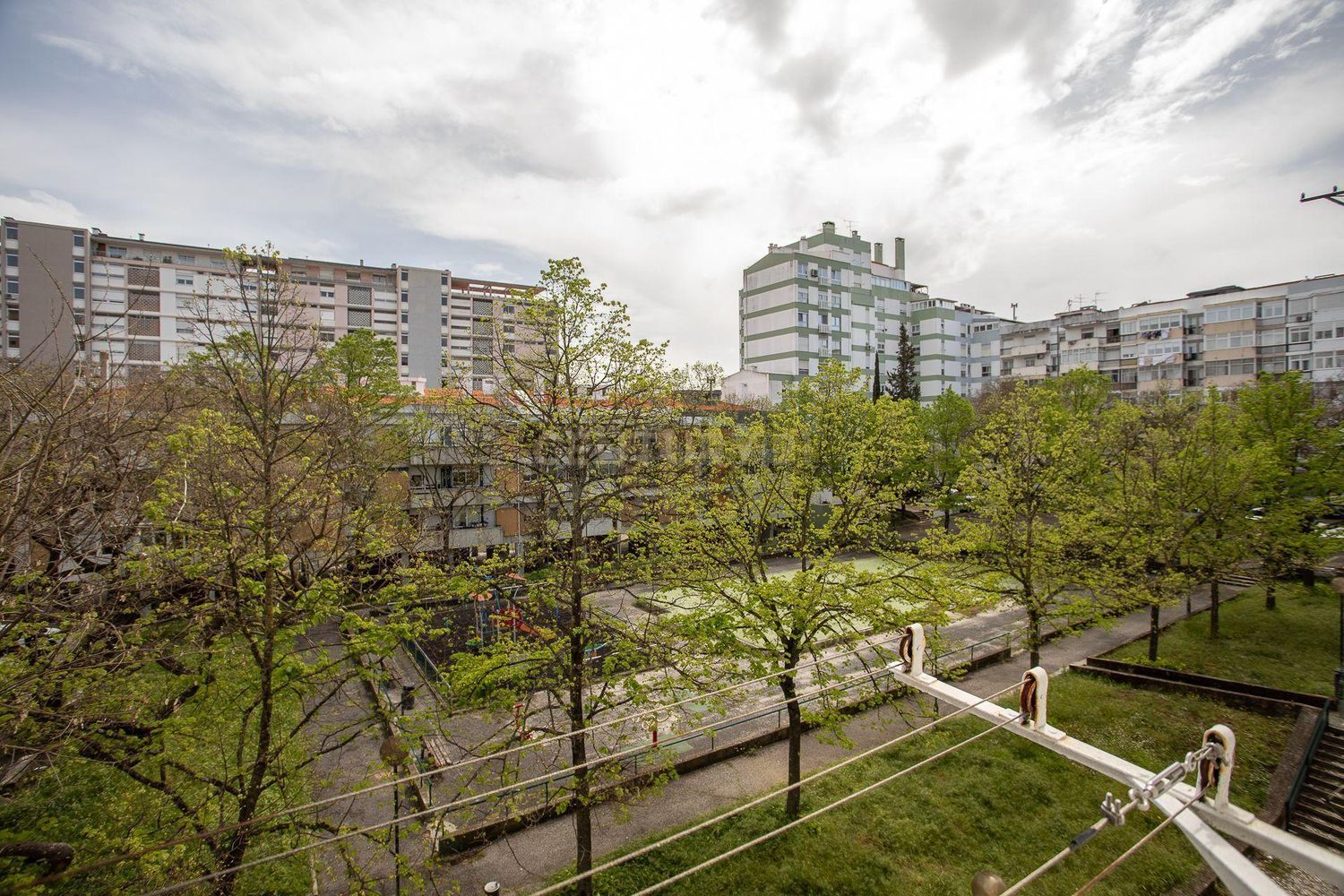 公寓 t3出售在Rua Capitão Tenente Oliveira e Carmo, 143 - 花园