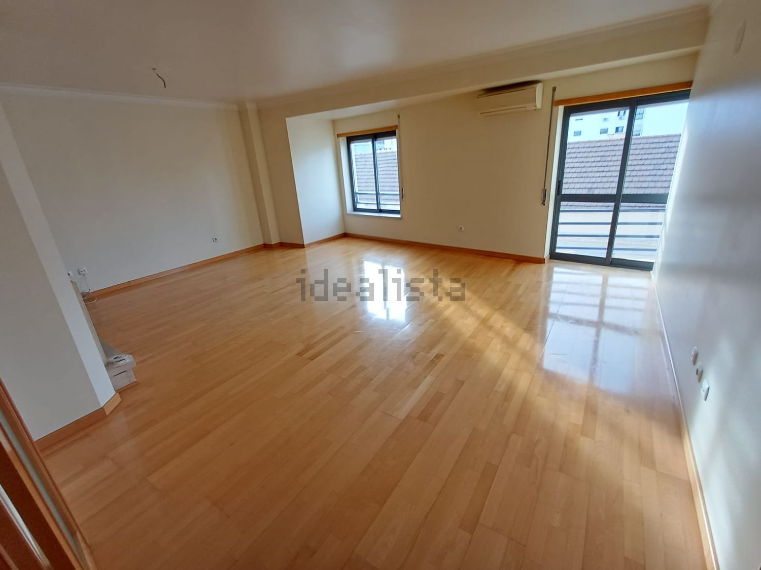 出租公寓 t3在Rua Mouzinho de Albuquerque, 27 - 餐厅