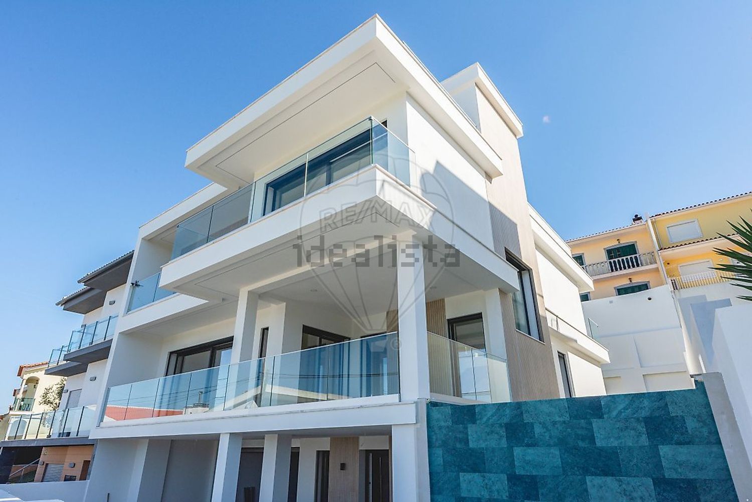 小楼房或独栋别墅出售在Rua da Cruzinha - 视线