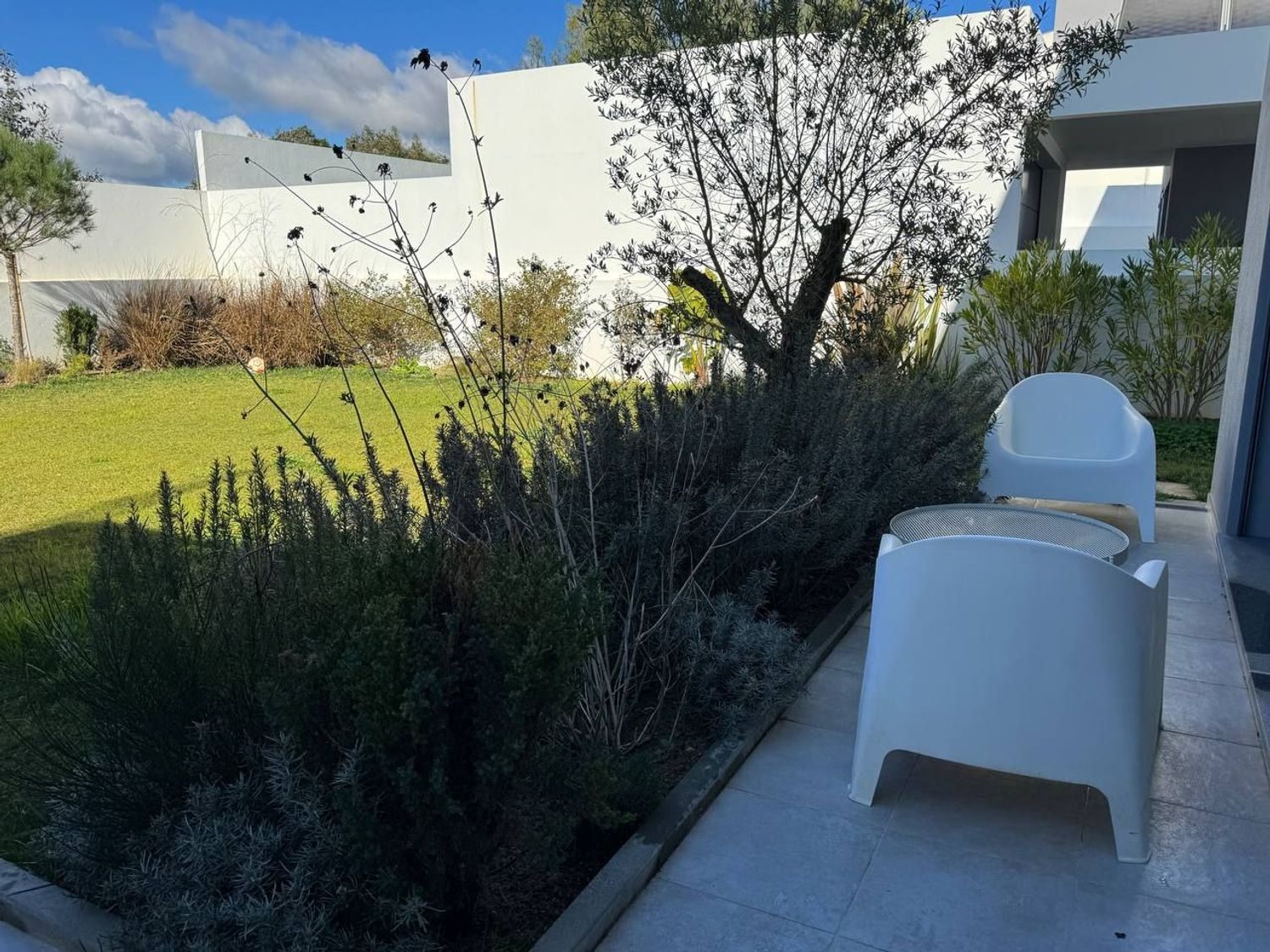 小楼房或独栋别墅出售在Igreja Nova e Cheleiros - 花园