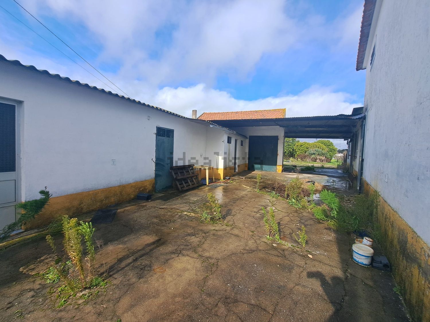 小楼房或独栋别墅出售在Avenida da Liberdade - 外立面