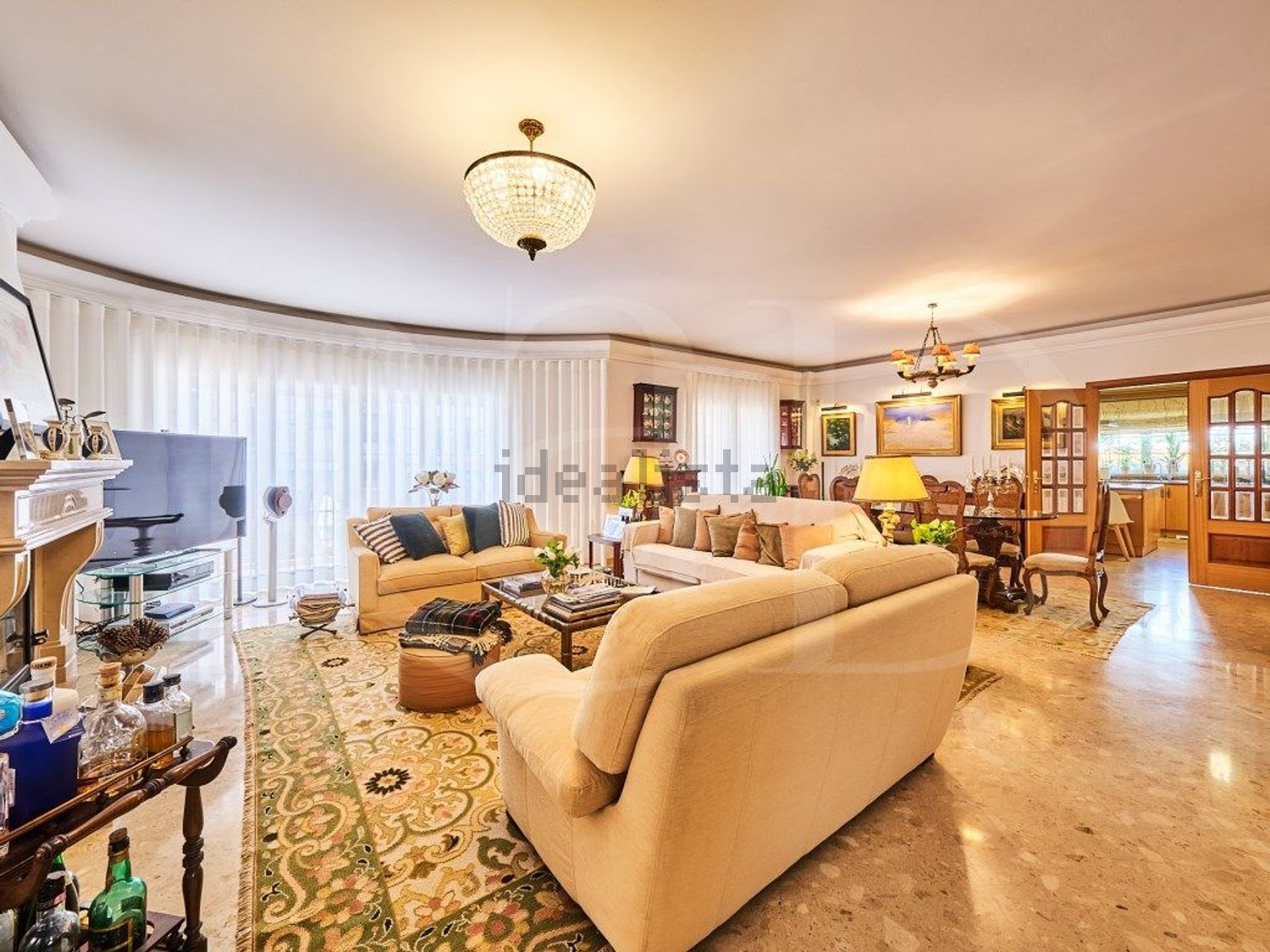 小楼房或独栋别墅出售在Rua Bartolomeu Perestelo, 189 - 客厅