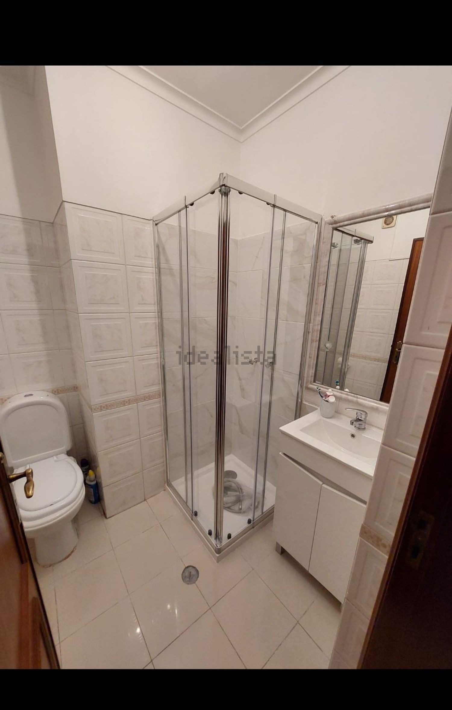 出租房间在Rua Loubet Bravo, 2745 -032 - 卫生间