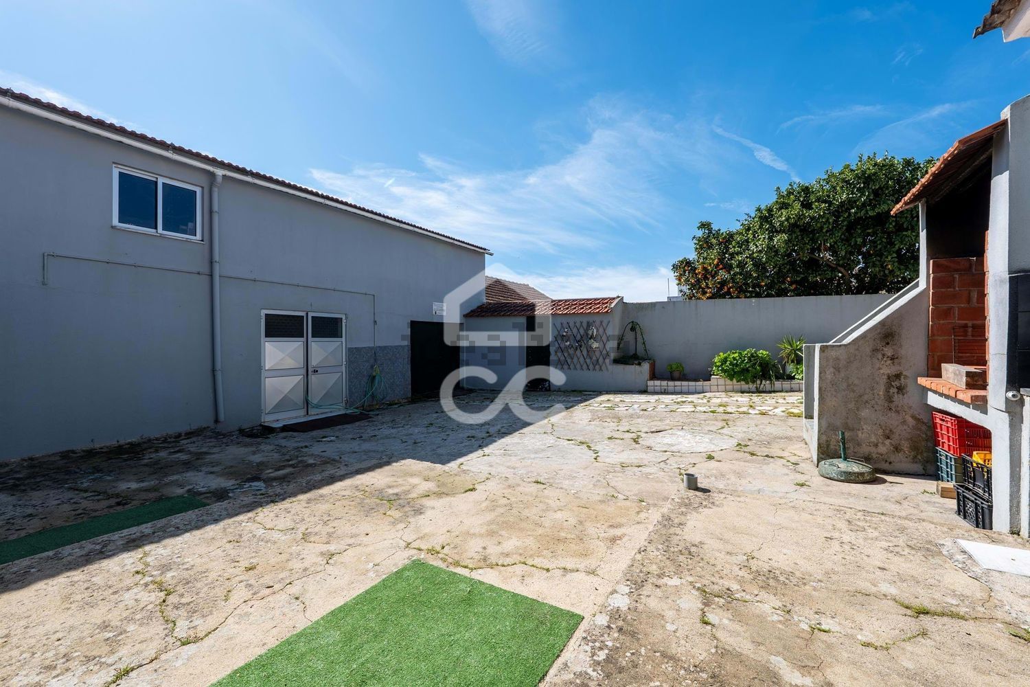 小楼房或独栋别墅出售在Lamas e Cercal - 外立面