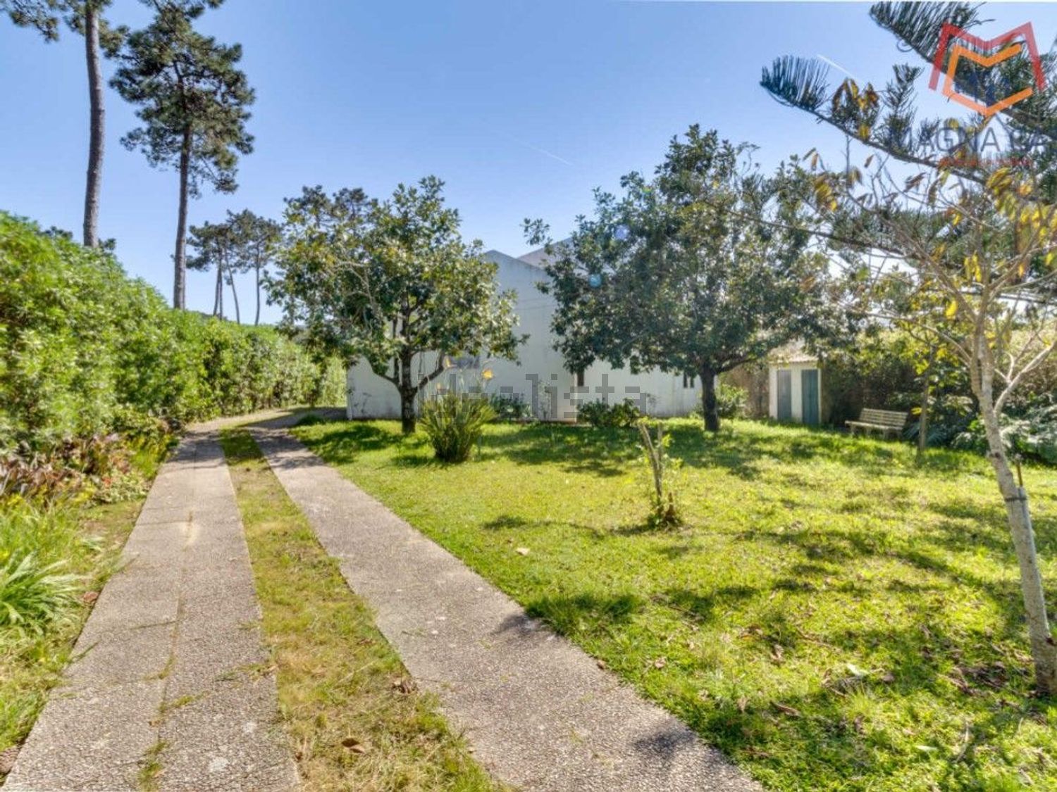 小楼房或独栋别墅出售在Rua dos Trovadores do Século XII - 花园