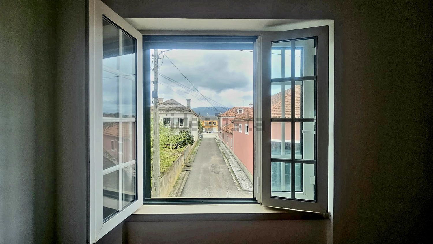 小楼房或独栋别墅出售在Rua da Cerca - 阳台