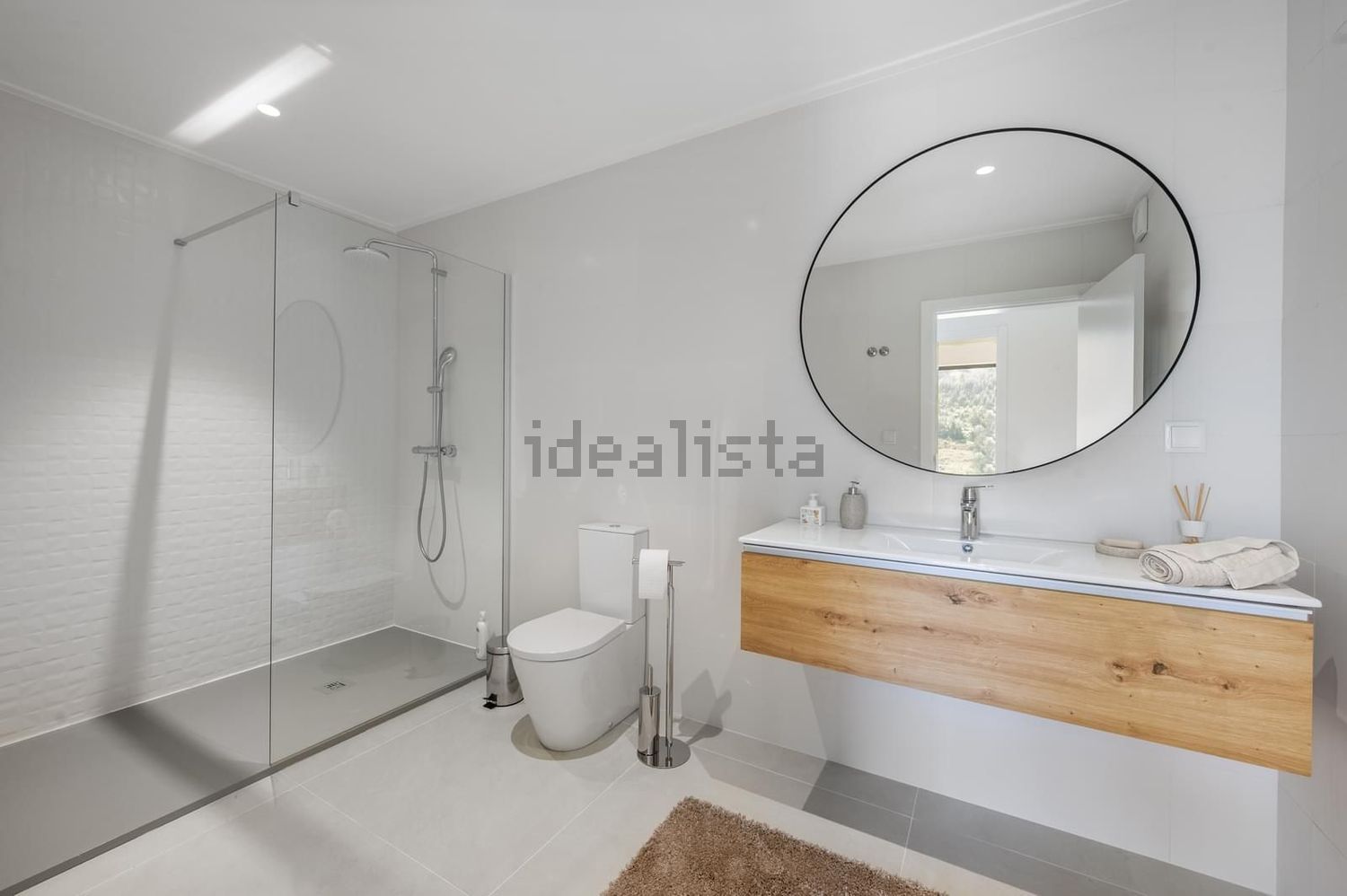 小楼房或独栋别墅出售在Rua das Lombas - 卫生间