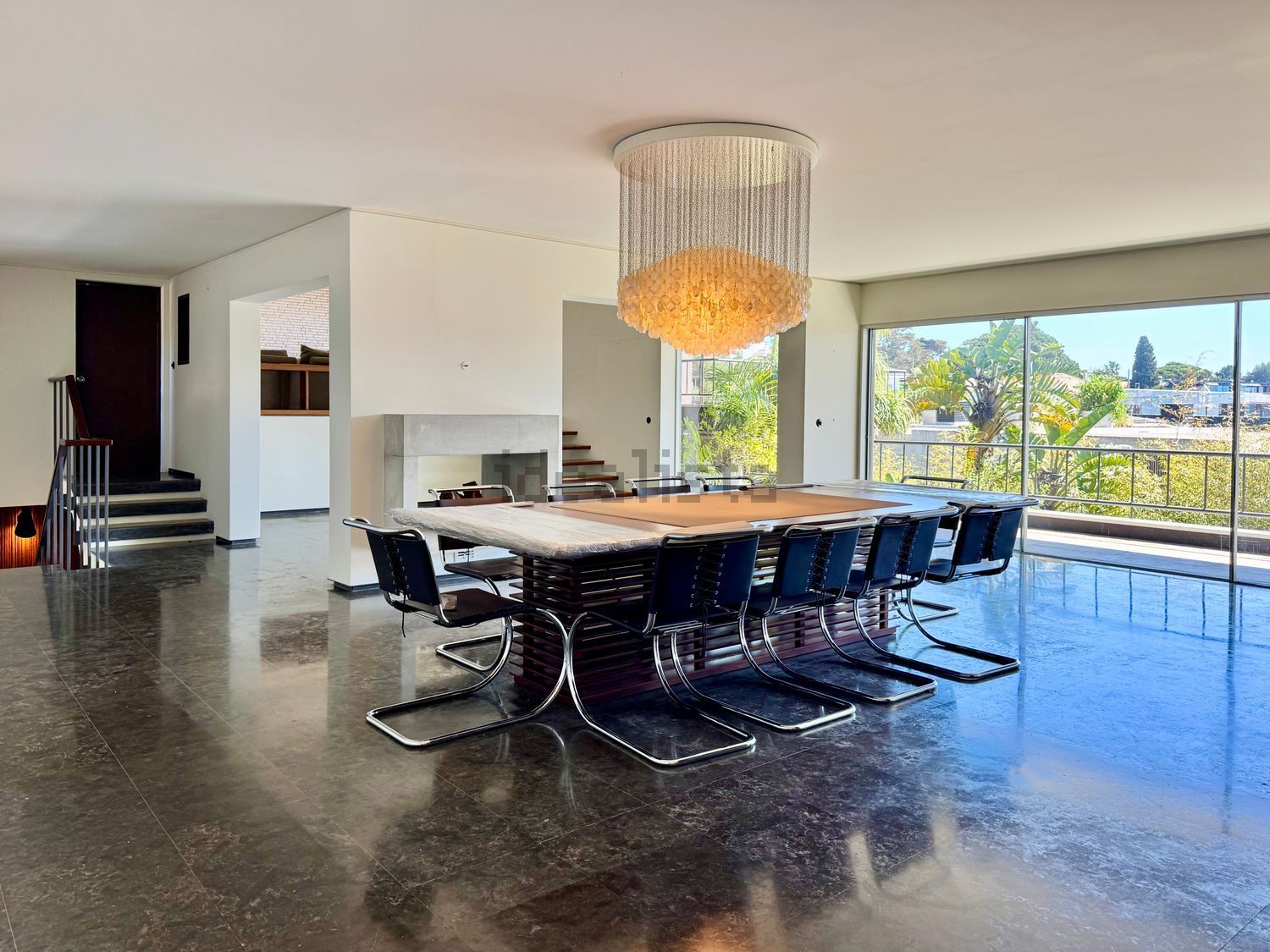 小楼房或独栋别墅出售在Avenida Marechal Carmona, 631 - 客厅