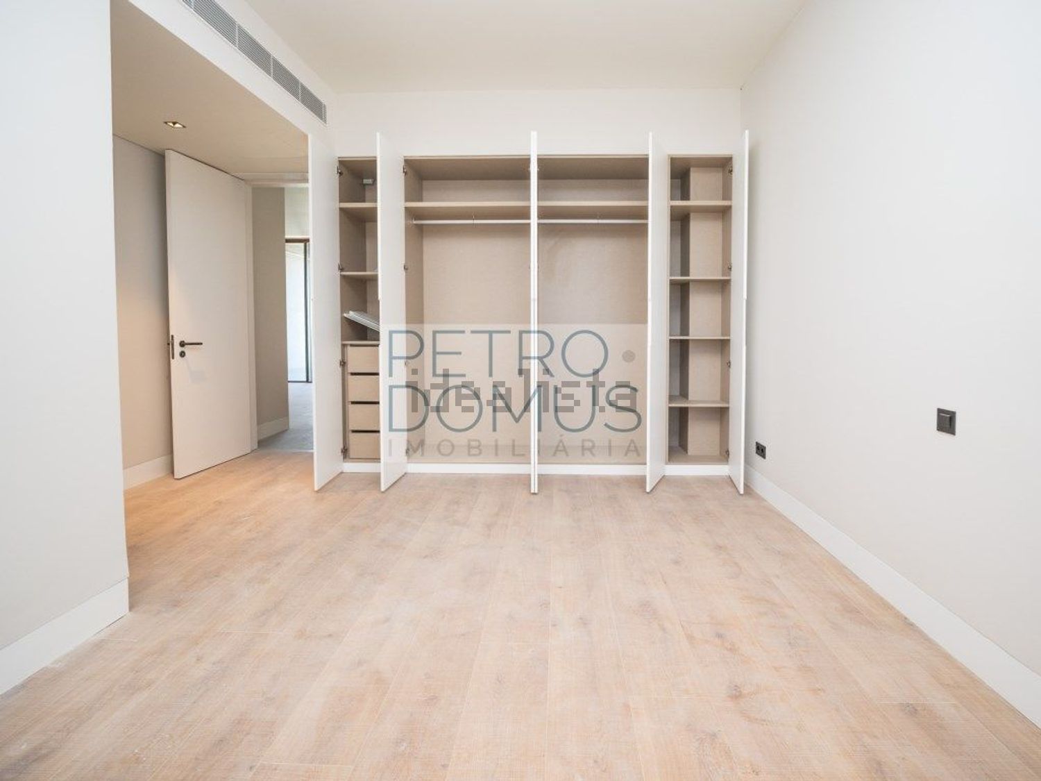 公寓 t2出售在Rua Padre Francisco António Ferreira - 试衣间