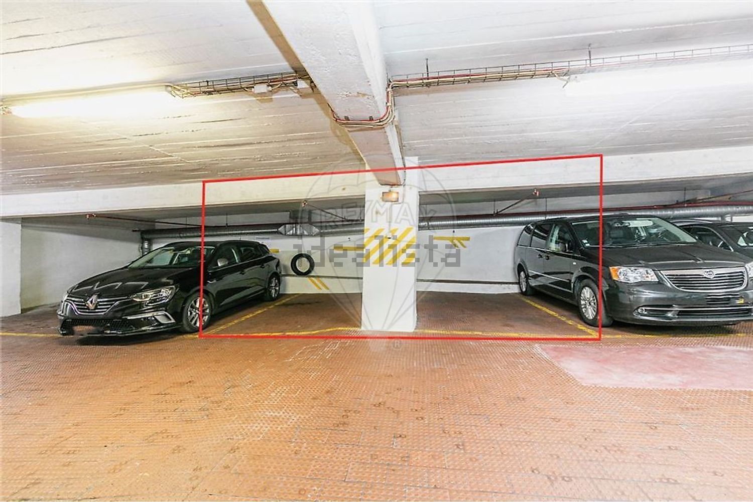 出租公寓 t4在Rua Major Neutel de Abreu - 停车位