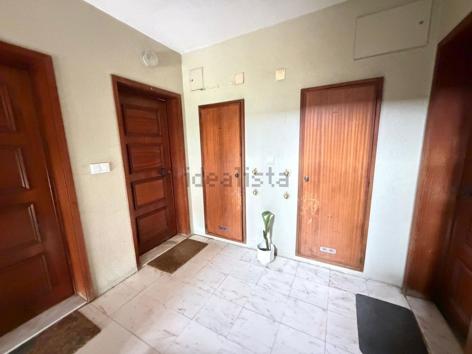 公寓 t3出售在Rua Mouzinho de Albuquerque - 过道