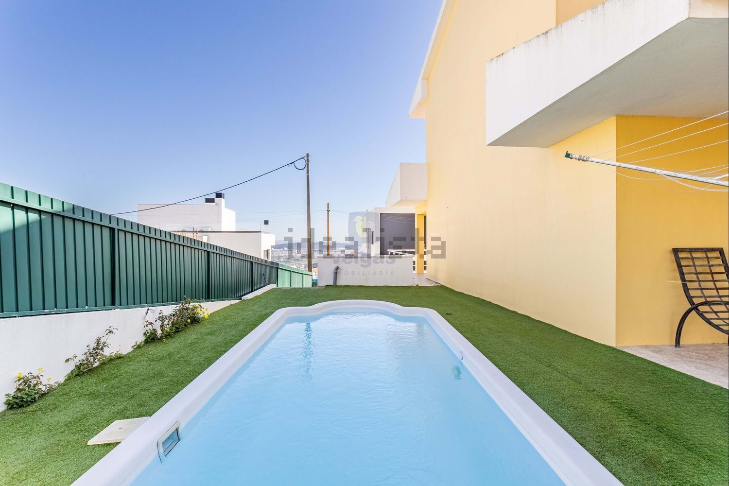 小楼房或别墅出售在Pontinha e Famões - 游泳池