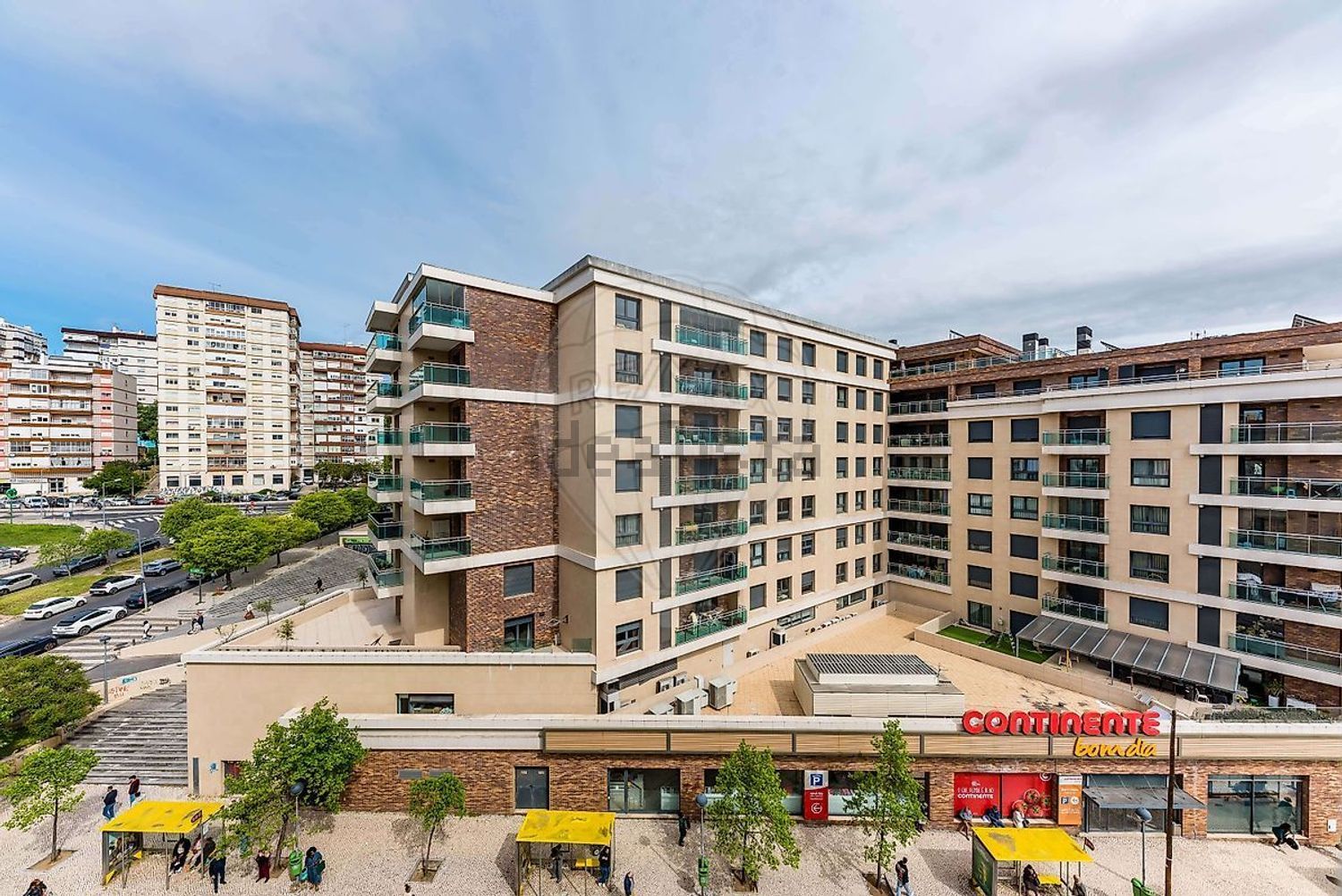 公寓 t2出售在Rua Almeida Garrett - 视线