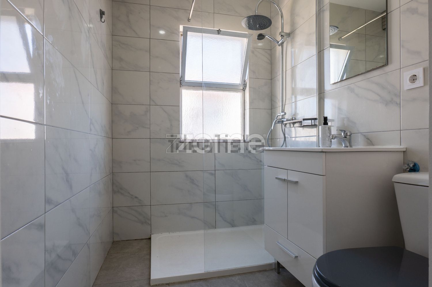 公寓 t1出售在Rua Vasco Santana, 1 - 卫生间