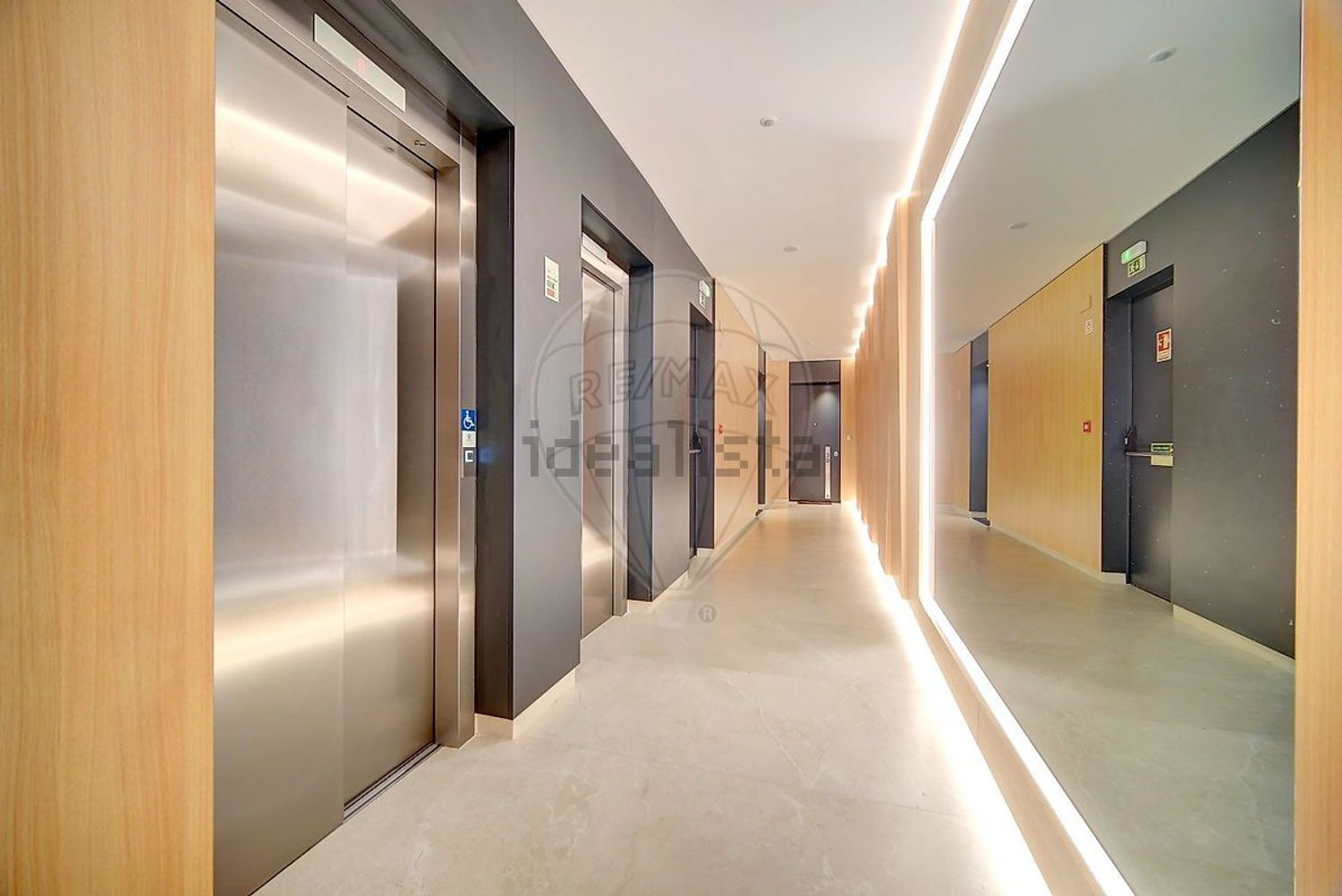 出租公寓 t2在Rua José Leiria Fernandes - 过道