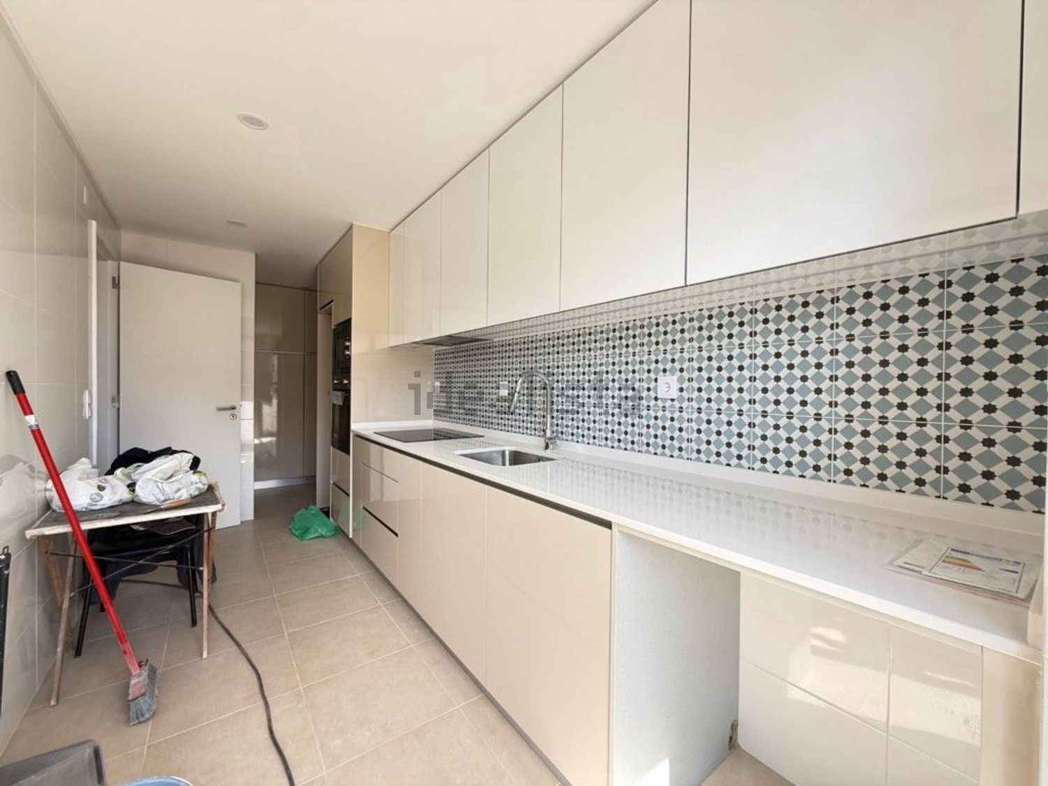 出租公寓 t3在Rua Capitão Leitão, 77 a - 厨房