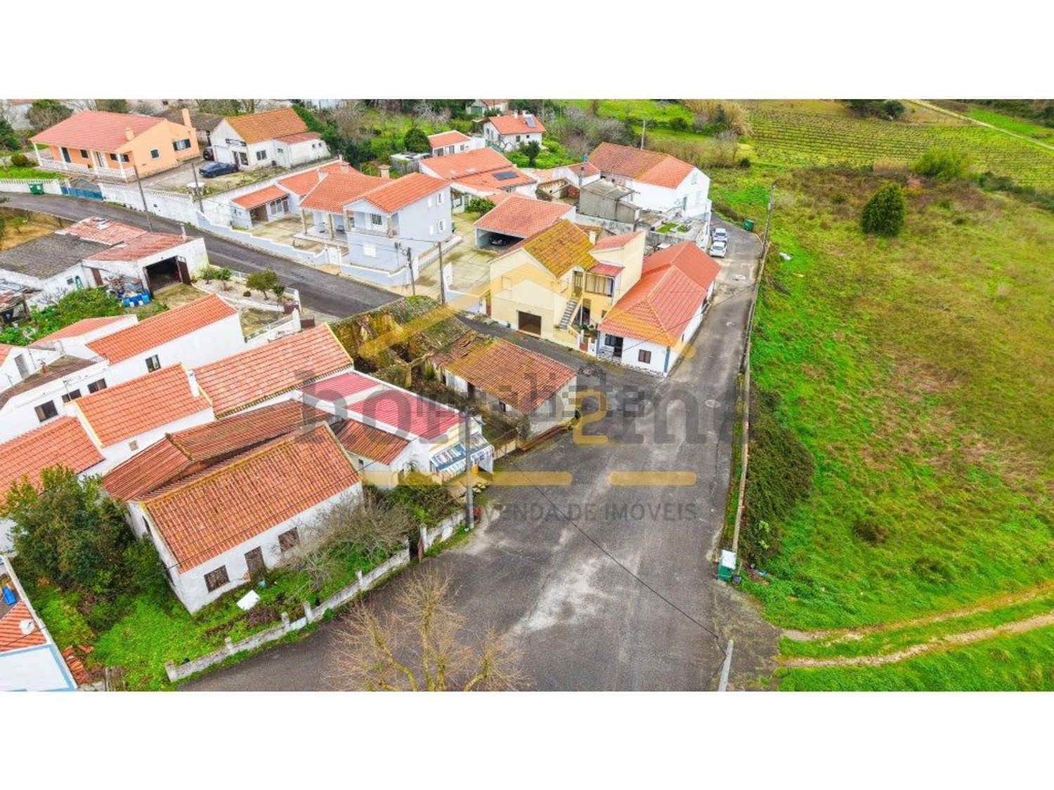 小楼房或独栋别墅出售在São Quintino - 照片