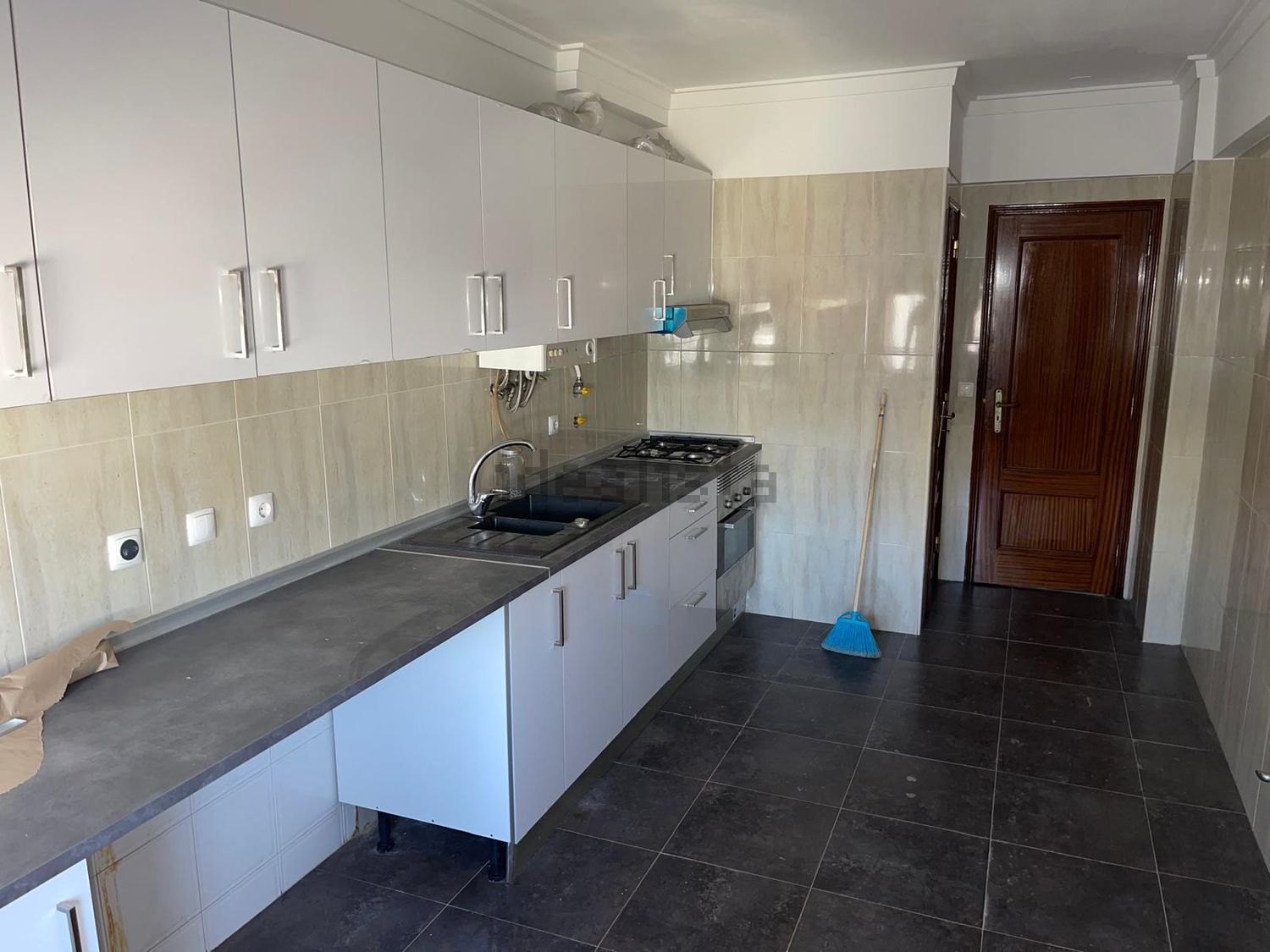 出租公寓 t2在Travessa Ruy Cinatti, 2 - 厨房