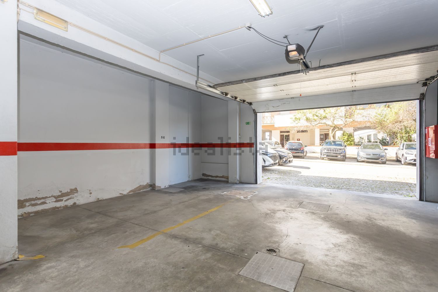 出租公寓 t2在Rua José Afonso, 4 - 停车位