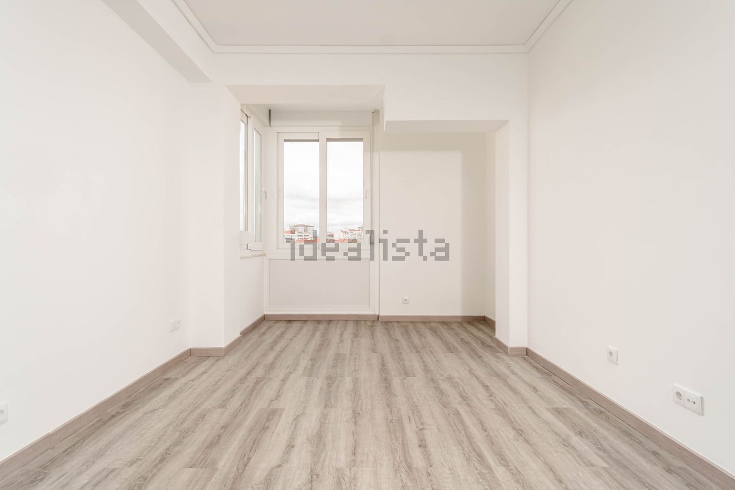 公寓 t3出售在Praça Rainha Santa - 居住