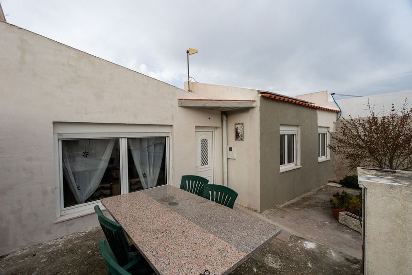 小楼房或独栋别墅出售在Rua do Casaleiro, 9