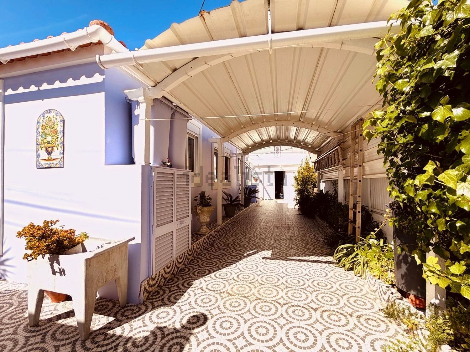 小楼房或独栋别墅出售在Rua Cidade de Leiria, 10 - 外立面