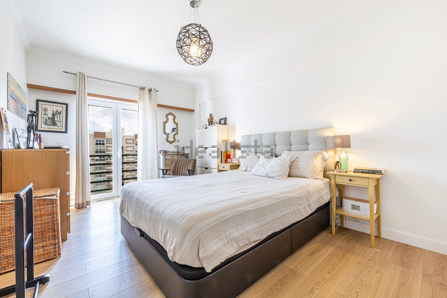 公寓 t4出售在Rua Embaixador Martins Janeira - 卧室