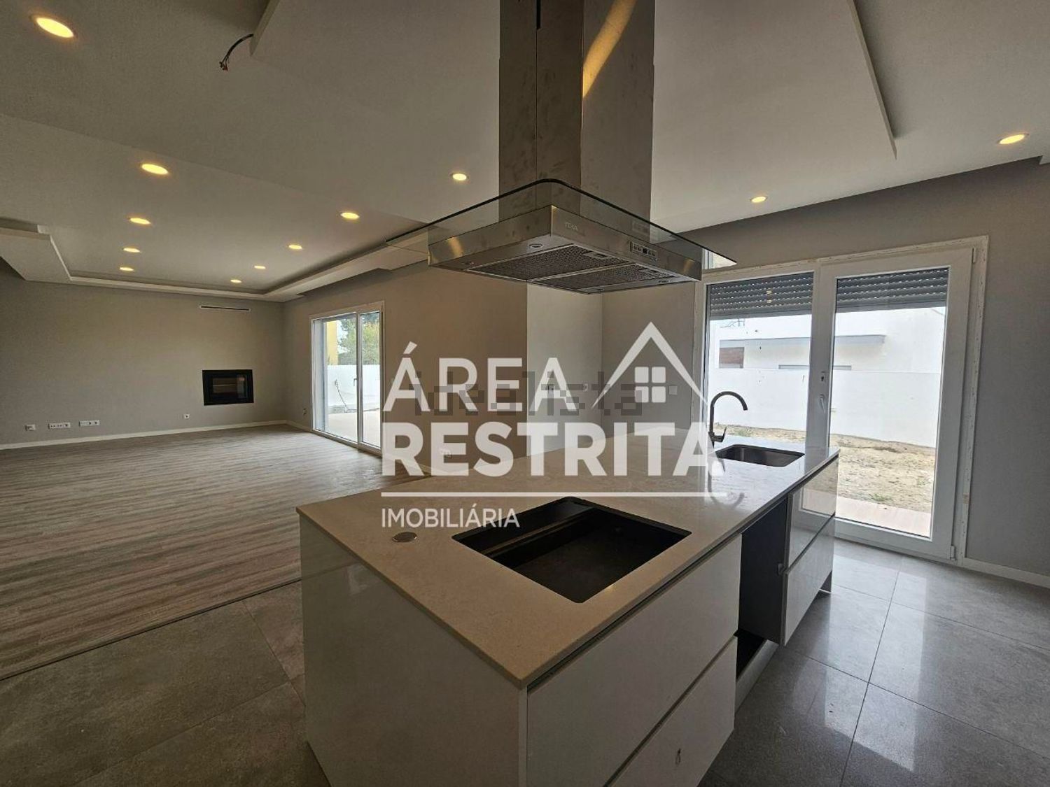 小楼房或独栋别墅出售在Vale de Choupos - Choilo - Galeotas - 厨房