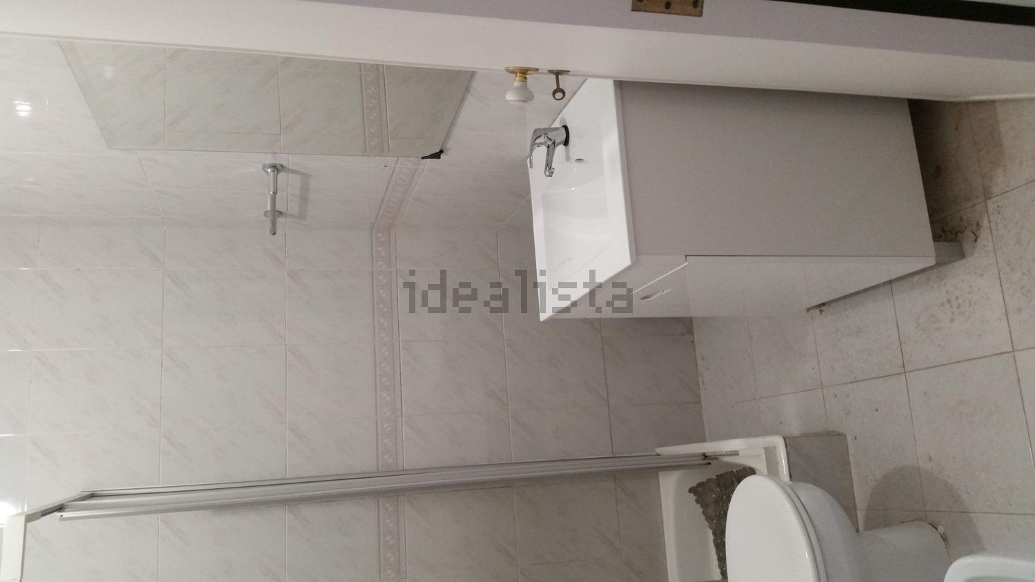 出租房间在Rua Gonçalves Zarco, 1 d - 卫生间