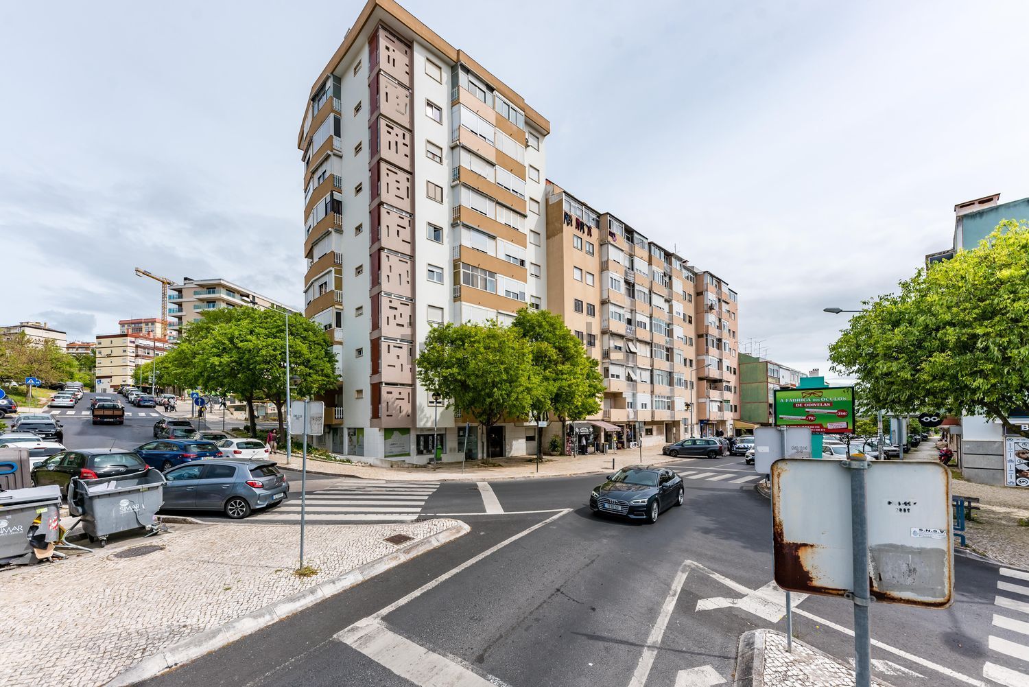 公寓 t2出售在Rua Almeida Garrett - 视线