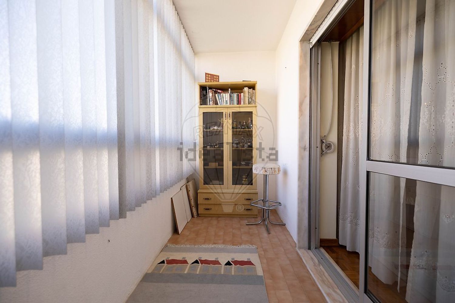 公寓 t3出售在Avenida Ruy Luís Gomes - 过道