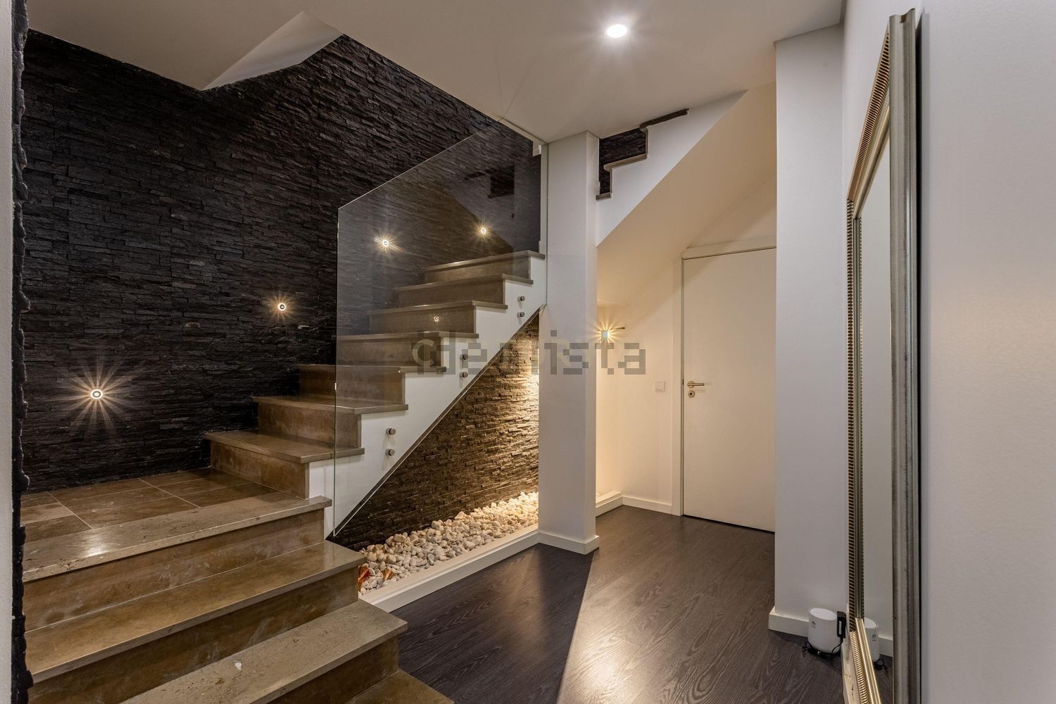 复式公寓出售在Rua Almirante Gago Coutinho, 118 - 详情