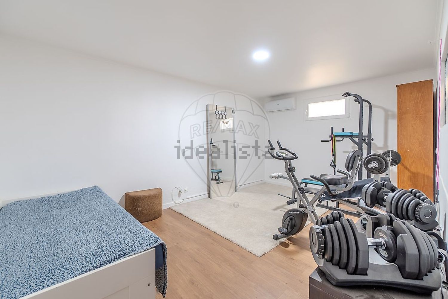 小楼房或独栋别墅出售在São Quintino - 共同区域