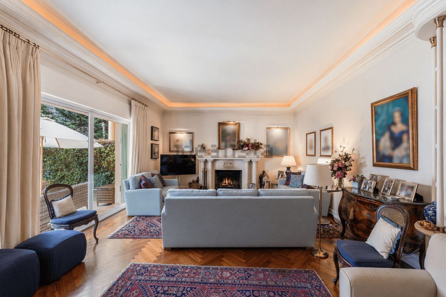 小楼房或独栋别墅出售在Avenida Marechal Carmona - 客厅