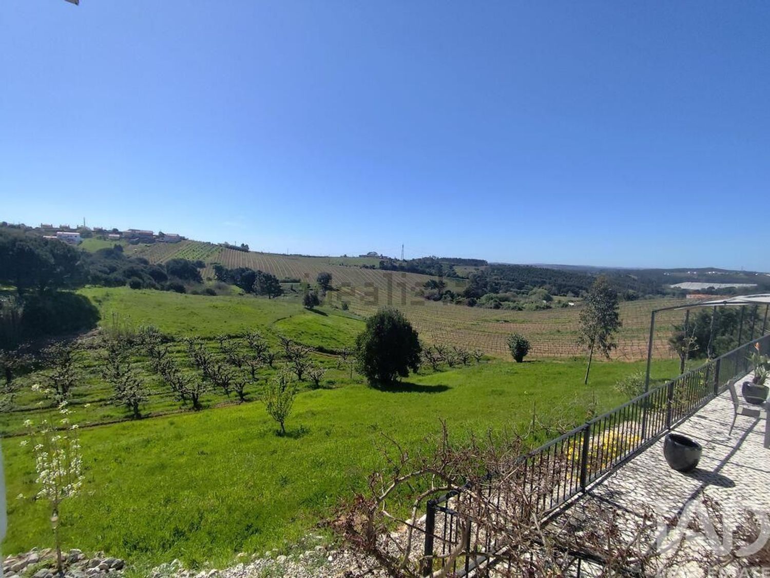 小楼房或独栋别墅出售在Lamas e Cercal - 周边