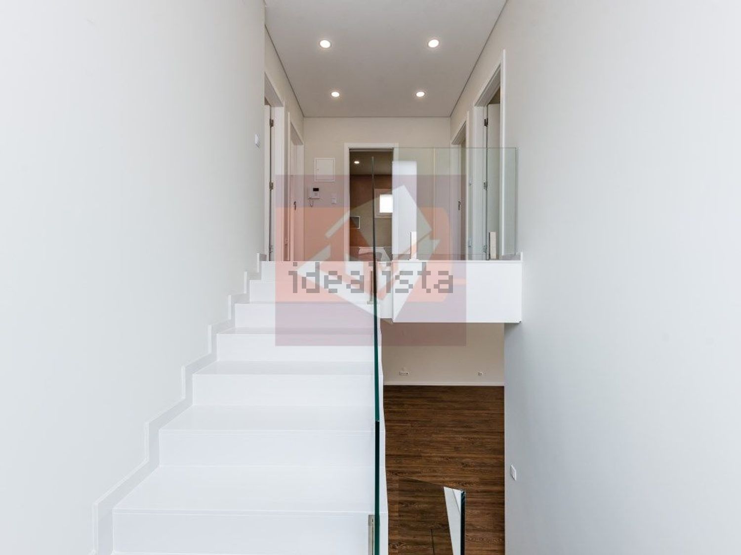 小楼房或独栋别墅出售在Pontinha e Famões - 过道