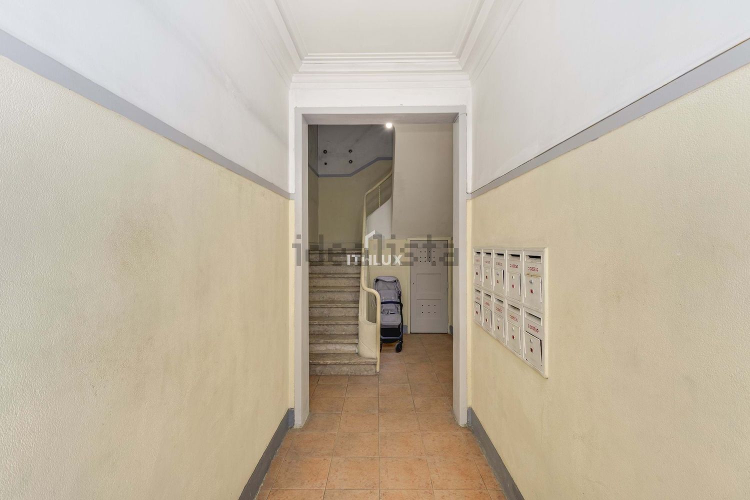 公寓 t2出售在Moscavide e Portela - 过道