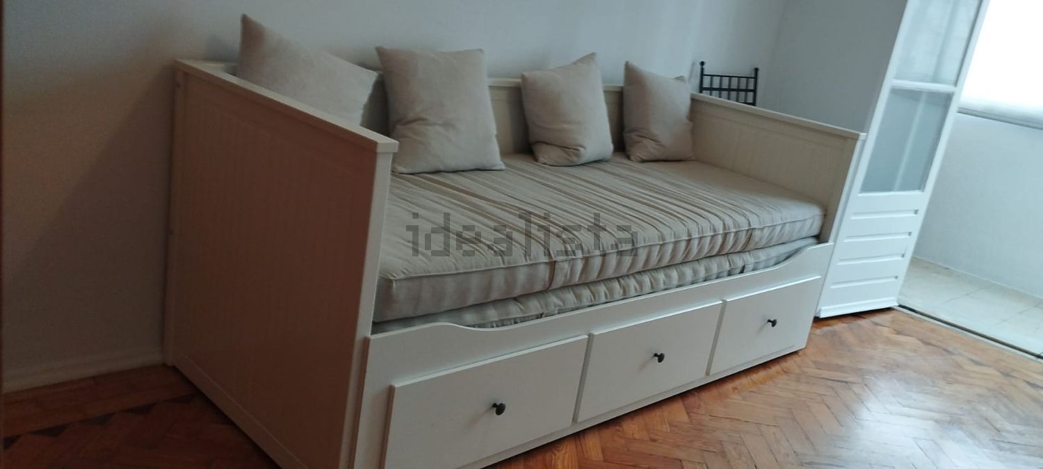 出租公寓 t2在Rua Engenheiro Quartin Graça, 27 - 卧室